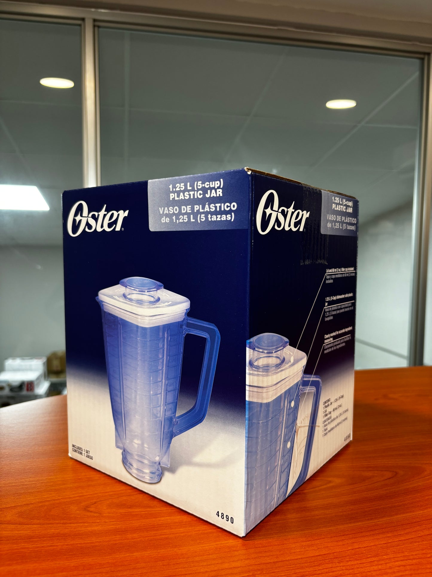 Jarra de Plástico con Tapa Blanca Oster